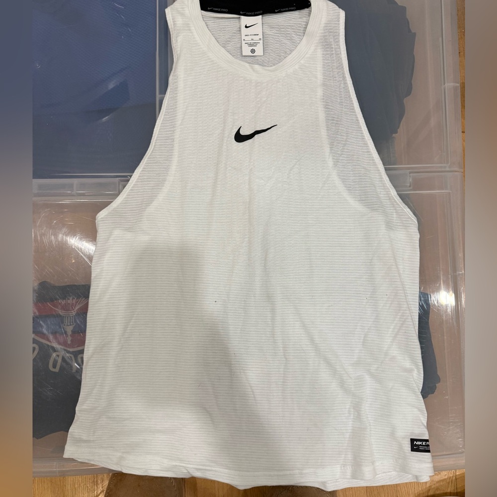 Nike Pro tank
